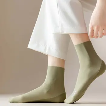 Праздничный подарок для девочек, бесшовные Корейские однотонные носки любого покроя со средней частью, чулочно-носочные изделия, Женские носки, носки с ворсом