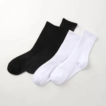1 пара носков средней длины для мужчин и женщин, однотонные белые и черные, модные, впитывающие пот, дышащие и повседневные.